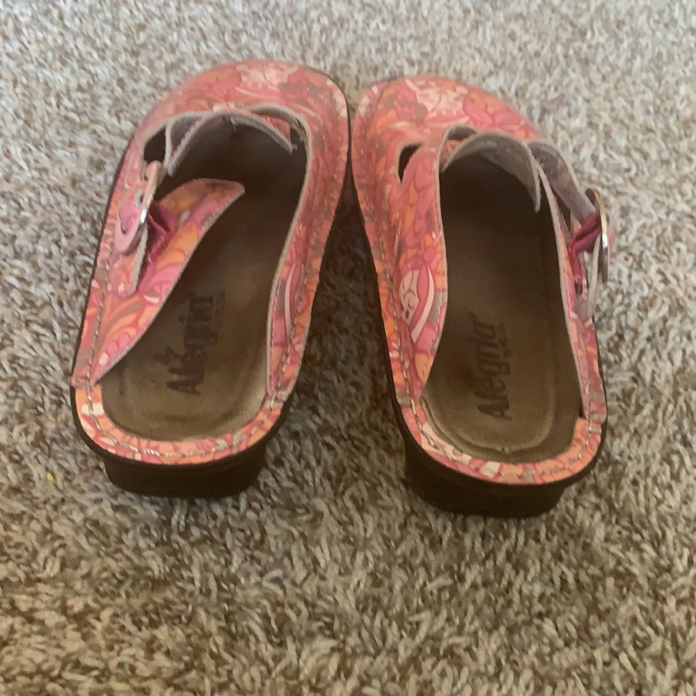 Shoes - Picture 3 of 4